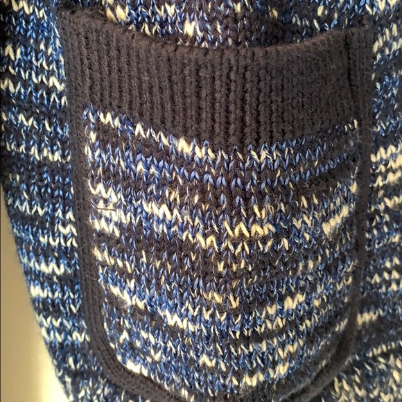 Banana Republic medium raglan navy zip sweater. - Picture 4 of 6